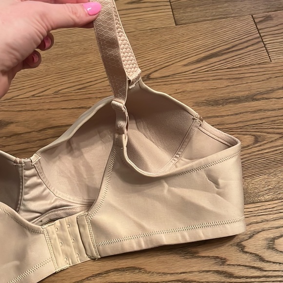 Vanity fair  nude bra  size 44B - Picture 7 of 7